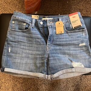 Levi's Mid Length Shorts NWT